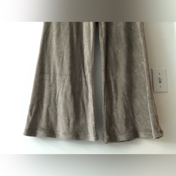 Beyond Yoga Tropez Pull On Pant in Khaki Brown Size Medium Towel Terry Lounge - Picture 4 of 16